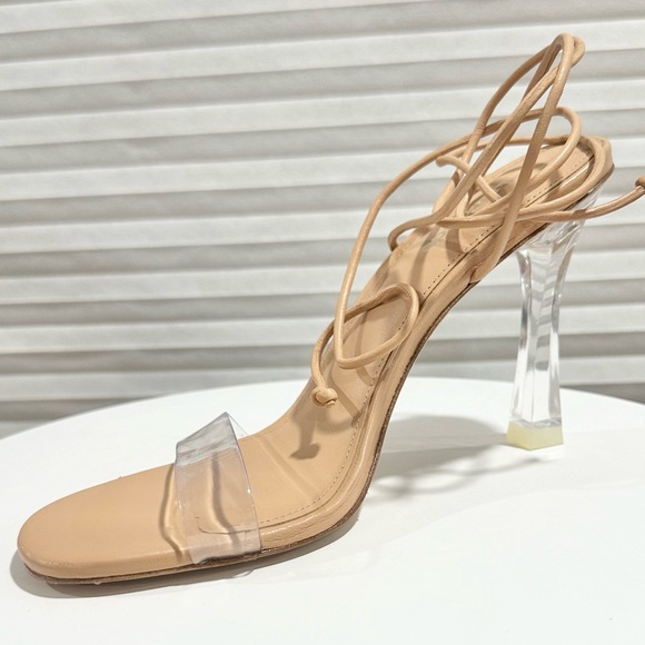 🌹LARROUDE🌹 Gloria Sandal In Tan Leather and Vinyl Size: 6 - Picture 4 of 13